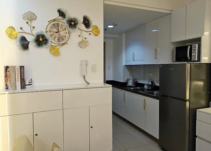 Luxury Condotel Near Moa, Naia Apartment